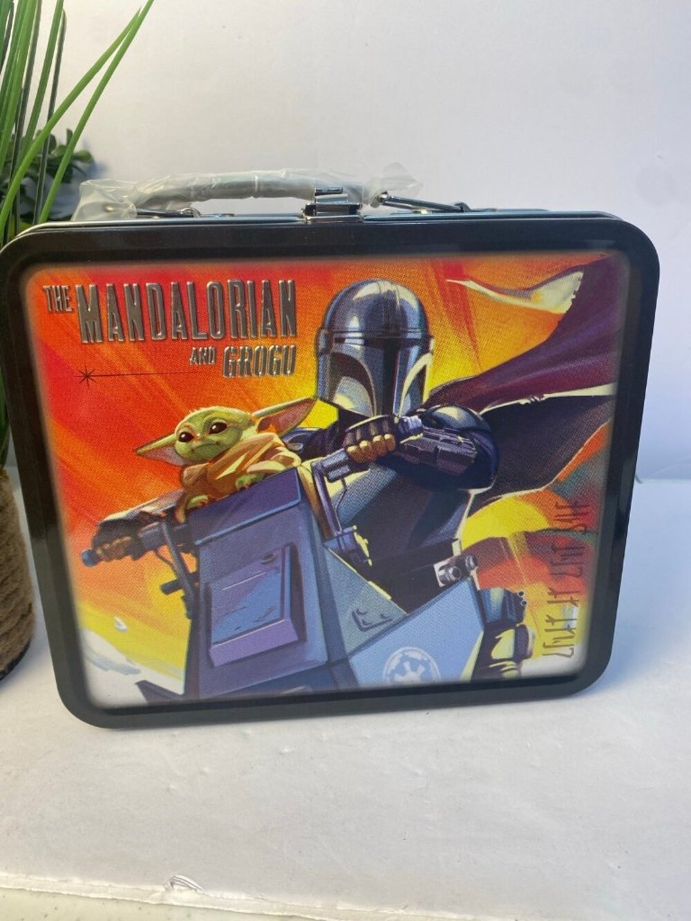 Star Wars “The Mandalorian And Grogu”Collectible Tin BBW Collaboration New